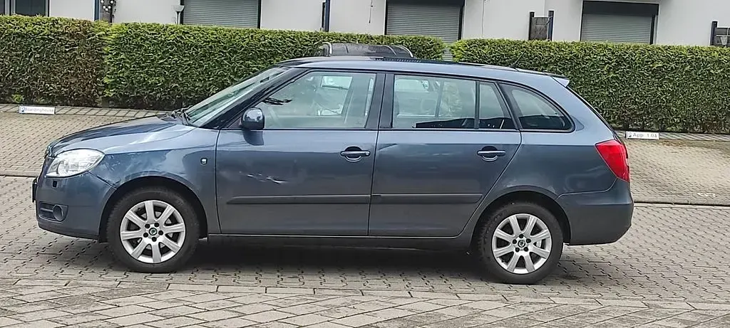 Gebraucht Skoda Fabia 69 PS (50 kW) 2009 Grau Limousine