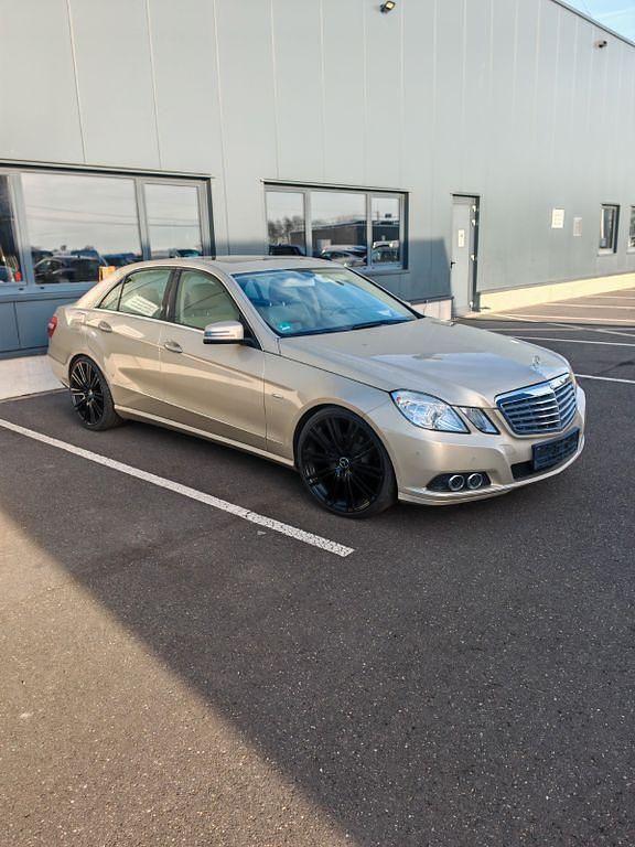 Brugt Mercedes E220 Elegance 170 HK (125 kW) 2010 Beige Sedan