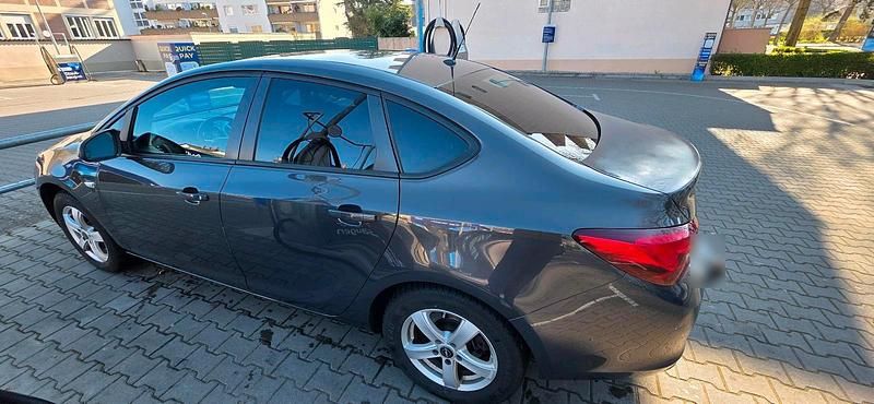 Gebraucht Opel Astra 110 PS (80 kW) 2015 Grau Limousine