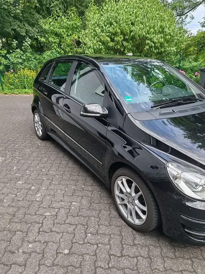 Gebraucht Mercedes B180 116 PS (85 kW) 2010 Schwarz Van / Kleinbus