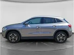 Gebraucht Mercedes GLA250 160 PS (117 kW) 2023 Grau (mountaingrau  met.) SUV