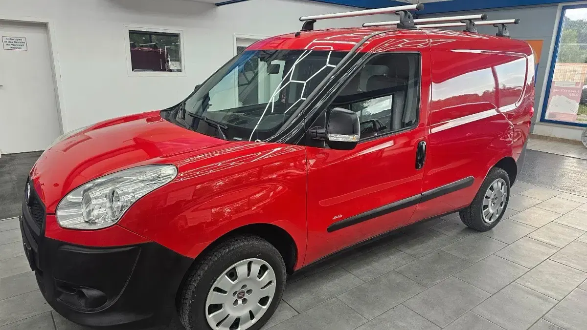 Gebraucht Fiat Doblò Pop 95 PS (69 kW) 2015 Rot Van / Kleinbus
