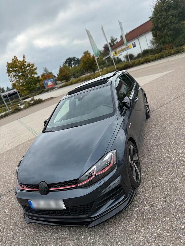 Blau Gebraucht 2019 VW Golf VII GTI Kleinwagen | 21.900 € (Fairer Preis) - Bild 1/4