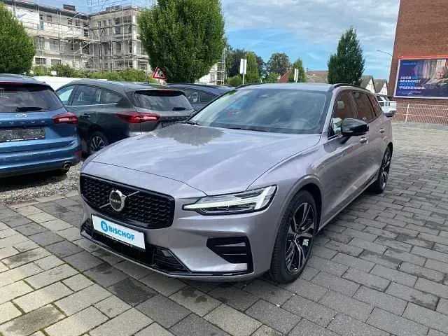 Gebraucht Volvo V60 145 PS (106 kW) 2025 Kombi