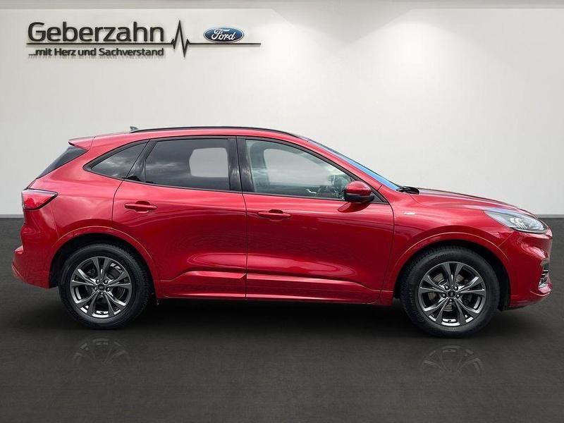 Gebraucht Ford Kuga ST-Line 150 PS (110 kW) 2021 Rot SUV