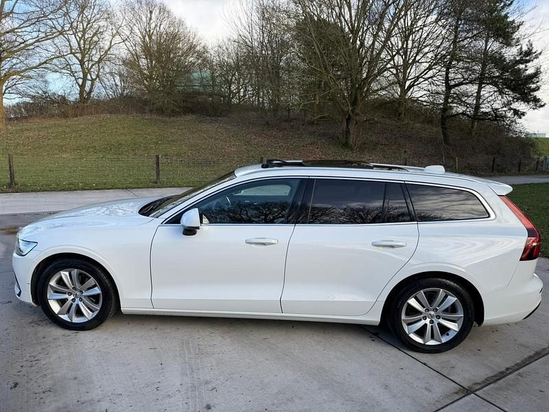 Gebraucht Volvo V60 190 PS (139 kW) 2018 Weiß Kombi