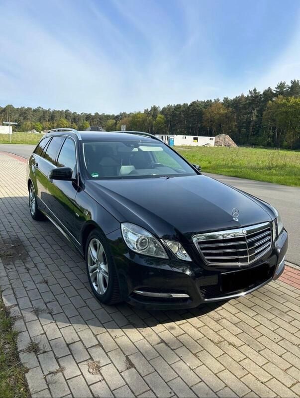 Schwarz Gebraucht 2010 Mercedes E300 Kombi | 5.999 € (Etwas zu teuer) - Bild 1/4