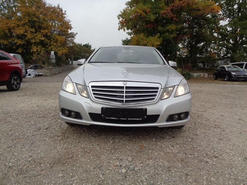 Gebraucht Mercedes E250 204 PS (150 kW) 2009 Silber Limousine