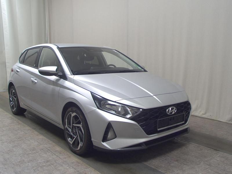 Gebraucht Hyundai i20 101 PS (74 kW) 2022 Silber Kleinwagen