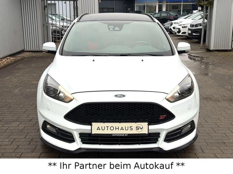 Gebraucht Ford Focus ST 250 PS (183 kW) 2015 Weiß Kombi