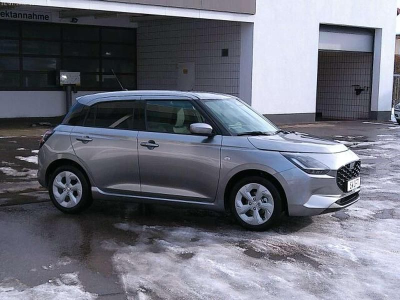 Neu Suzuki Swift Comfort 83 PS (61 kW) 2025 Premium silver Kleinwagen
