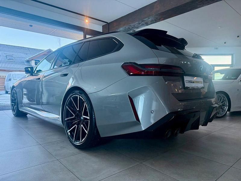 Używany BMW M5 Performance 585 KM (430 kW) 2025 Srebrny Kombi