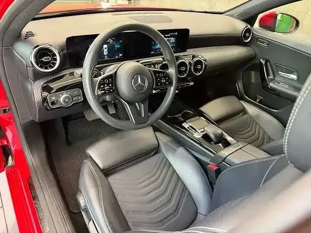 Gebraucht Mercedes A180 136 PS (100 kW) 2018 Rot Limousine