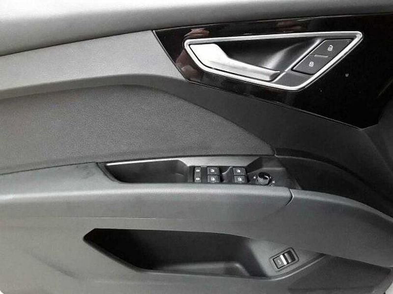 Gebraucht Audi Q4 e-tron Ambiente 150 kW (204 PS) 2022 Gletscherweiss metallic SUV