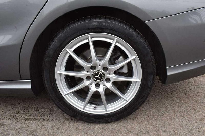 Gebraucht Mercedes CLA220 170 PS (125 kW) 2013 Grau Limousine