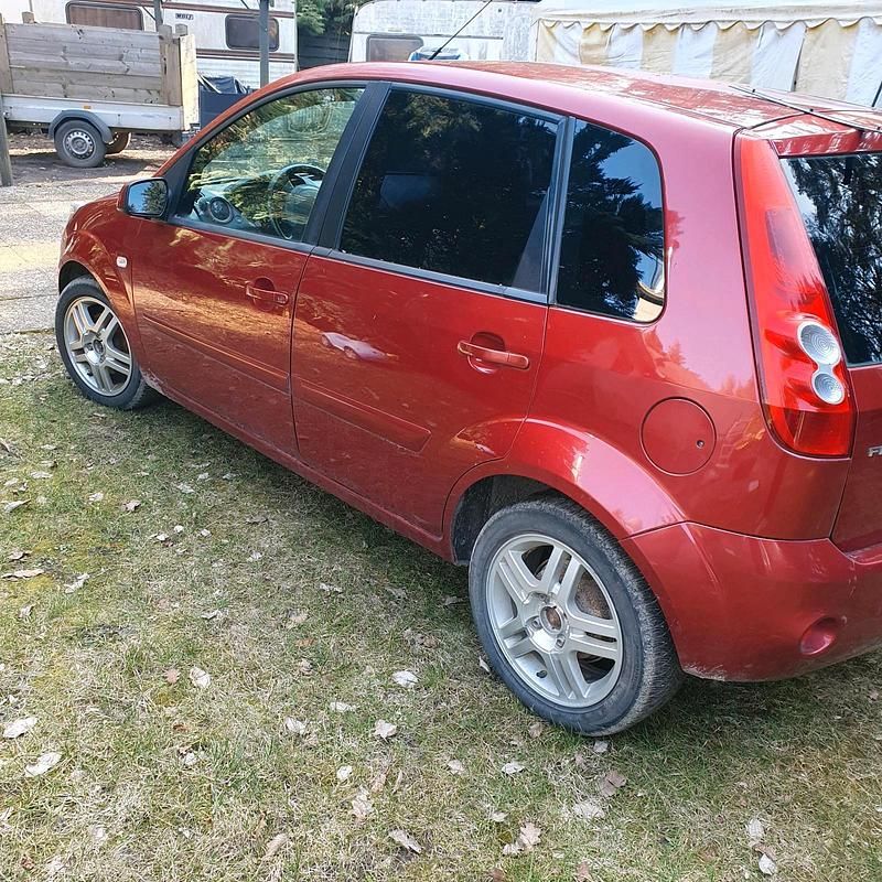 Gebraucht Ford Fiesta 70 PS (51 kW) 2007 Kleinwagen