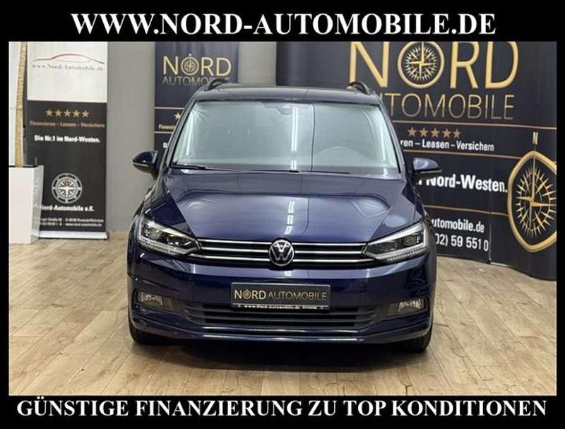 Gebraucht VW Touran Comfortline 122 PS (89 kW) 2022 Blau Van / Kleinbus