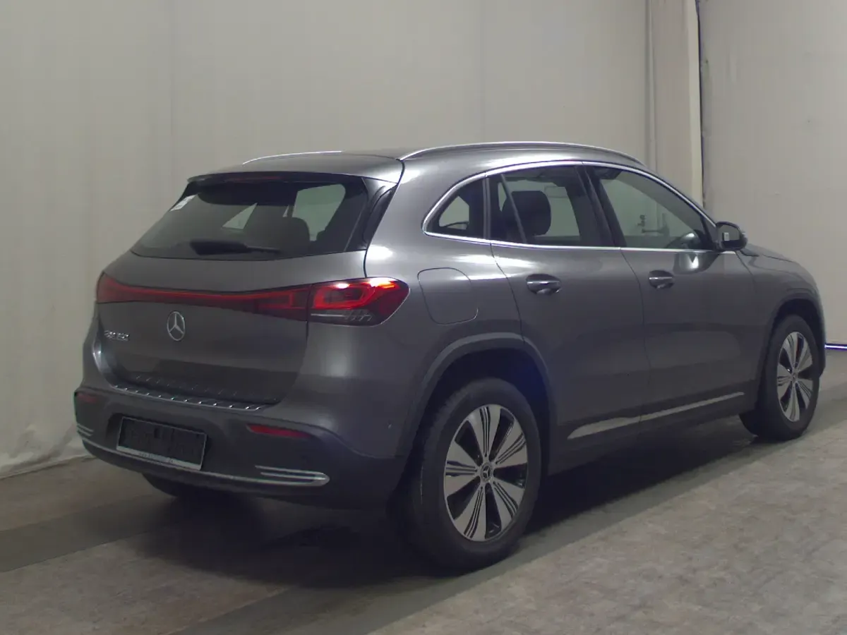 Gebraucht Mercedes EQA250 Progressive 139 kW (190 PS) 2022 Grau SUV