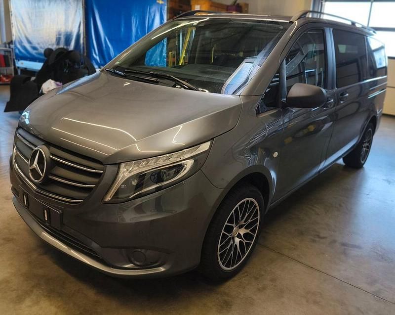Gebraucht Mercedes Vito 190 PS (139 kW) 2021 Grau Van