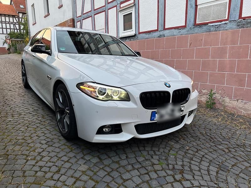 Weiß Gebraucht 2016 BMW 535 M Sport Limousine | 26.900 € (Teuer) - Bild 1/4
