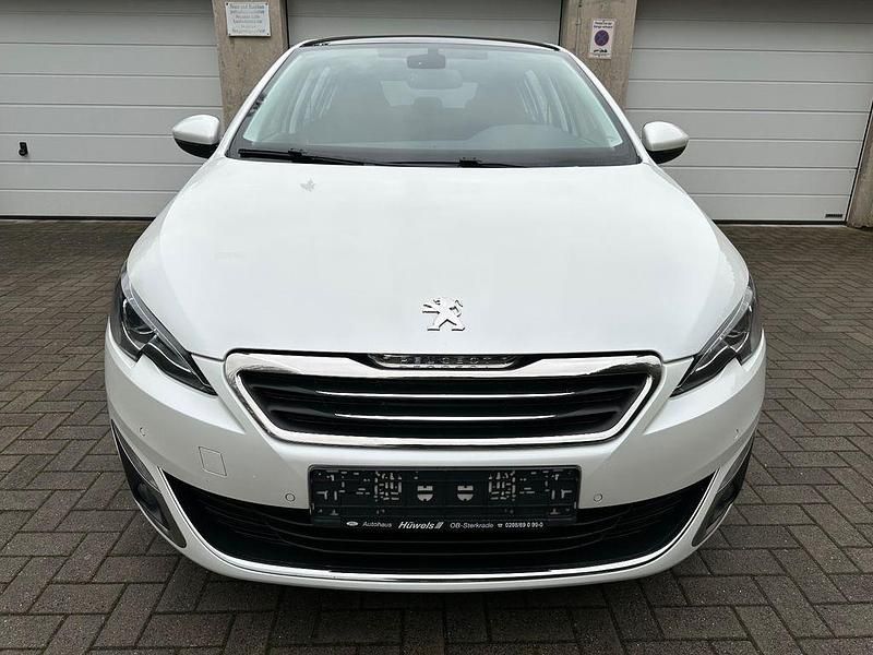 Weiß Gebraucht 2017 Peugeot 308 Allure Limousine | 9.600 € (Guter Preis) - Bild 1/4