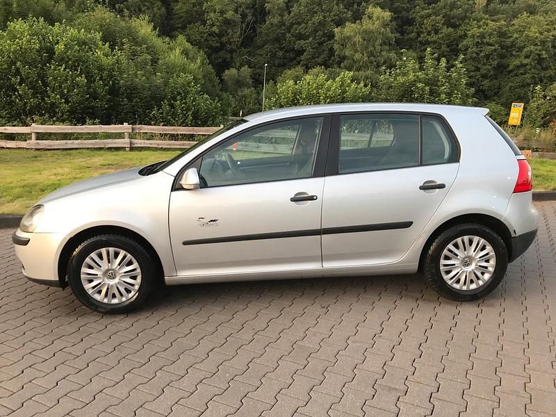 Silber Gebraucht 2004 VW Golf IV Limousine | 1.350 € (Guter Preis) - Bild 1/4