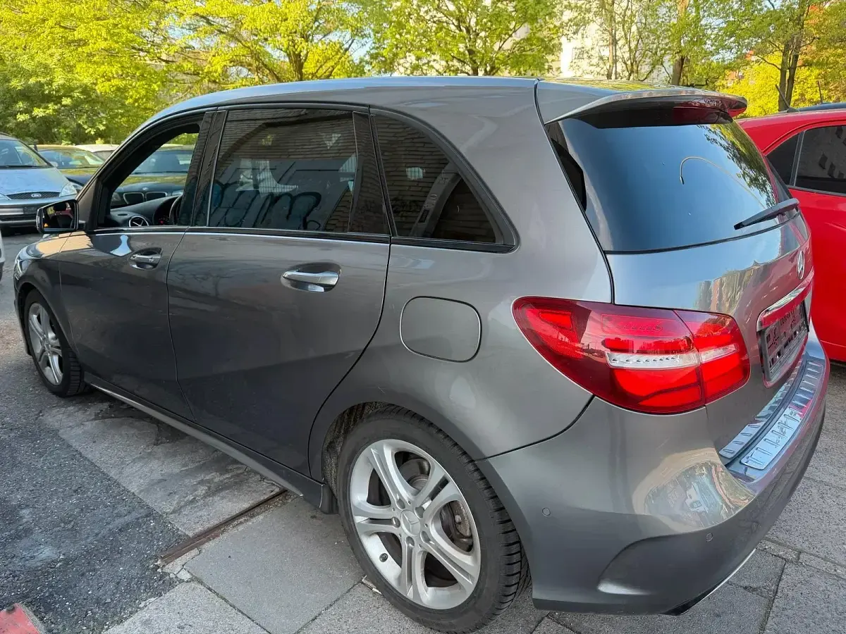 Gebraucht Mercedes B220 AMG 184 PS (135 kW) 2015 Grau Kleinwagen