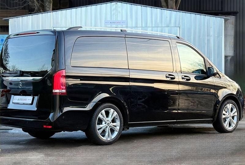 Gebraucht Mercedes V220 Edition 163 PS (119 kW) 2016 Obsidianschwarz Van / Kleinbus