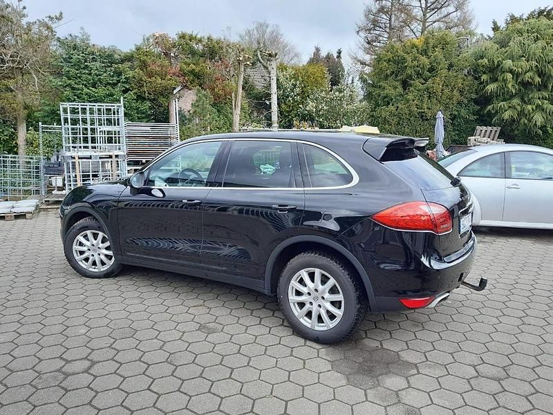 Second-hand Porsche Cayenne 245 CP (180 kW) 2012 Negru SUV