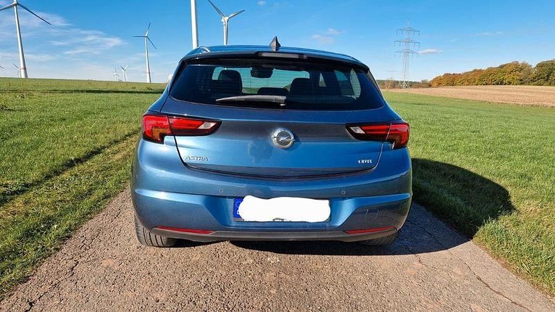 Gebraucht Opel Astra Innovation 136 PS (100 kW) 2015 Blau Limousine