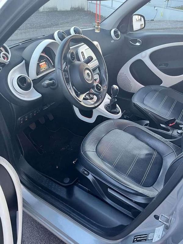 Gebraucht Smart ForFour 90 PS (66 kW) 2015 Grau Kleinwagen