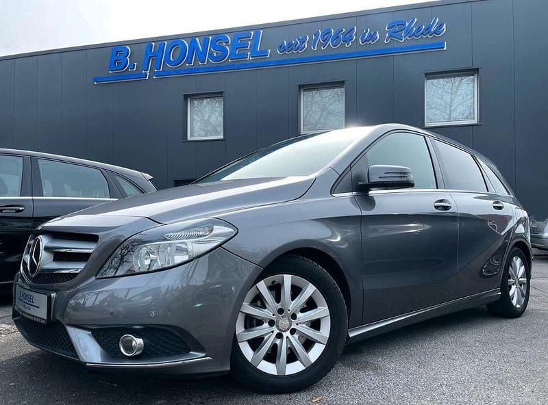 Gebraucht Mercedes B180 122 PS (89 kW) 2014 Grau Van / Kleinbus