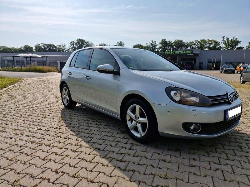 Gebraucht VW Golf VI Team 140 PS (102 kW) 2010 Grau Kleinwagen
