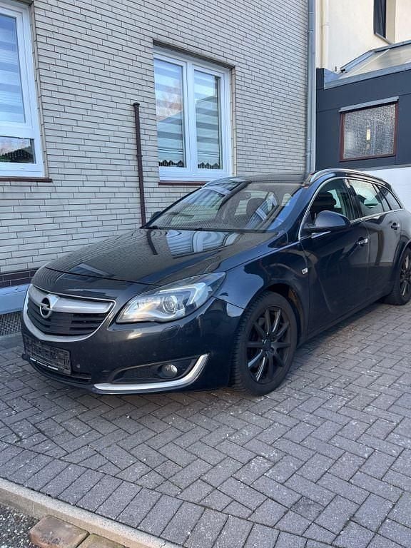 Gebraucht Opel Insignia 163 PS (119 kW) 2014 Schwarz Kombi