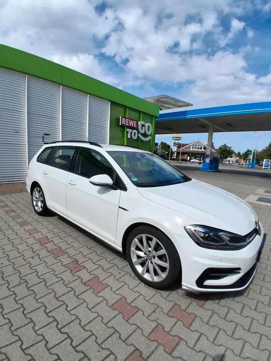 Gebraucht VW Golf VII R 150 PS (110 kW) 2019 Weiß Kombi