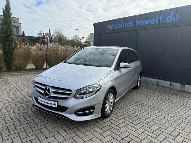 Gebraucht Mercedes B180 122 PS (89 kW) 2015 Silber Kleinwagen