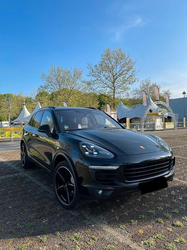 Schwarz Gebraucht 2016 Porsche Cayenne S Black Edition SUV | 42.000 € (Teuer) - Bild 1/4