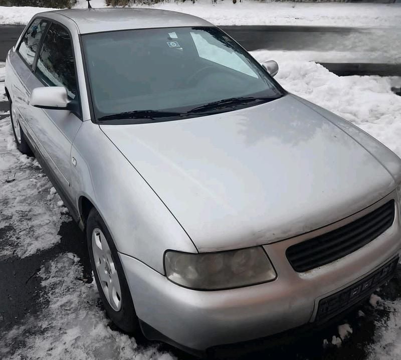 Silber Gebraucht 2001 Audi A3 Kleinwagen | 450 € (Superpreis) - Bild 1/4