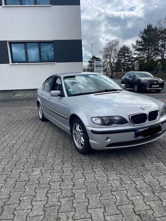 Gebraucht BMW 318 143 PS (105 kW) 2004 Silber Limousine