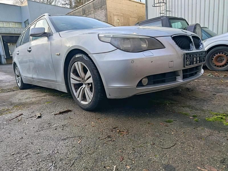 Silber Gebraucht 2007 BMW 525 Kombi | 2.300 € (Guter Preis) - Bild 1/4