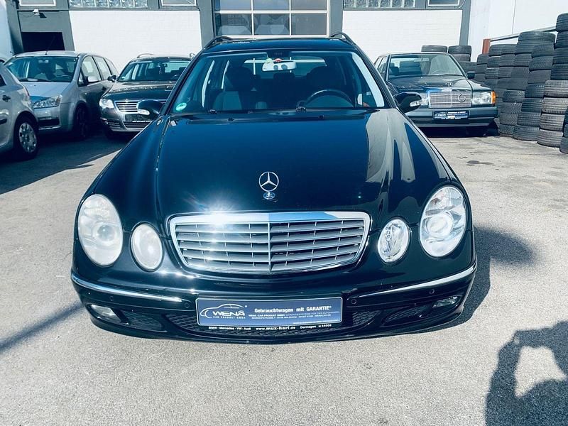 Gebraucht Mercedes E220 150 PS (110 kW) 2005 Schwarz Kombi