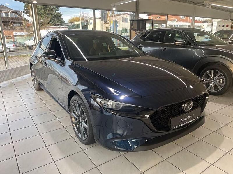 Neu Mazda 3 140 PS (102 kW) 2025 Blau Limousine