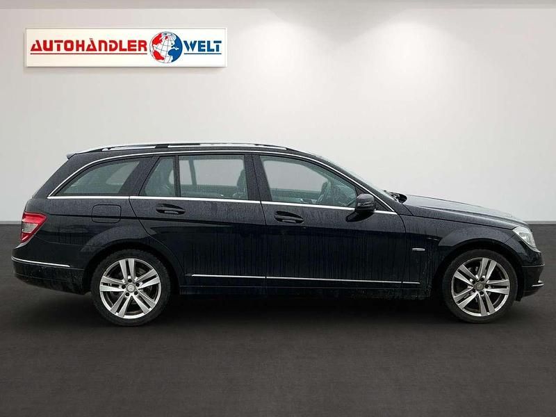 Gebraucht Mercedes C220 170 PS (125 kW) 2011 Schwarz Kombi
