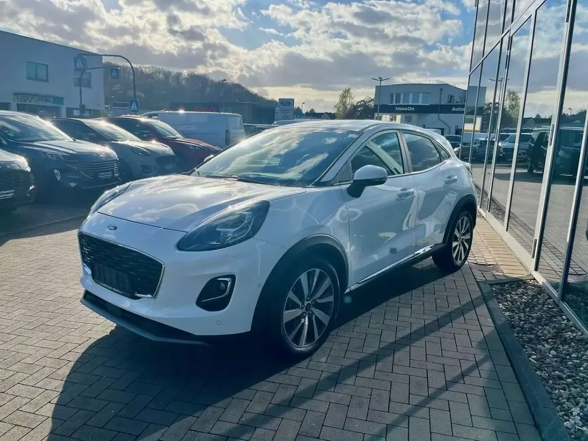 Gebraucht Ford Puma Titanium 125 PS (91 kW) 2023 Lackierung solid "frostweiss" weiß SUV