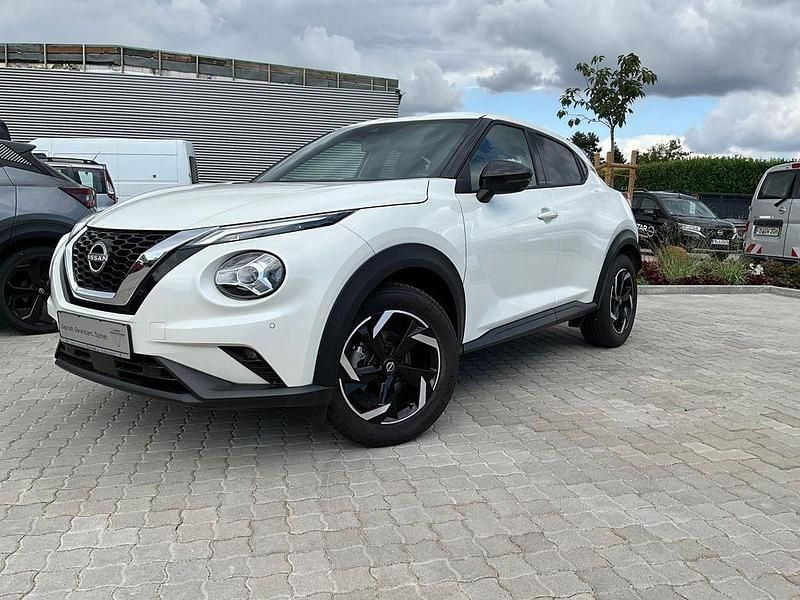 Weiß Gebraucht 2024 Nissan Juke Tekna SUV | 23.150 € (Teuer) - Bild 1/4