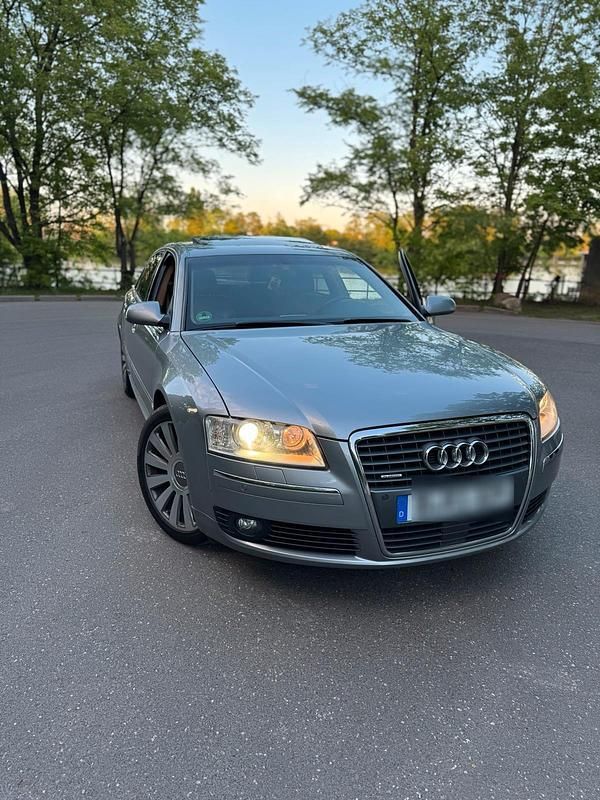 Silber Gebraucht 2007 Audi A8 Ambiente Limousine | 7.999 € (Fairer Preis) - Bild 1/4