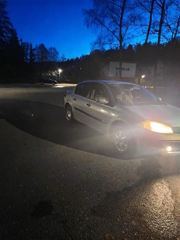 Gebraucht Renault Mégane II 116 PS (85 kW) 2002 Grau Limousine