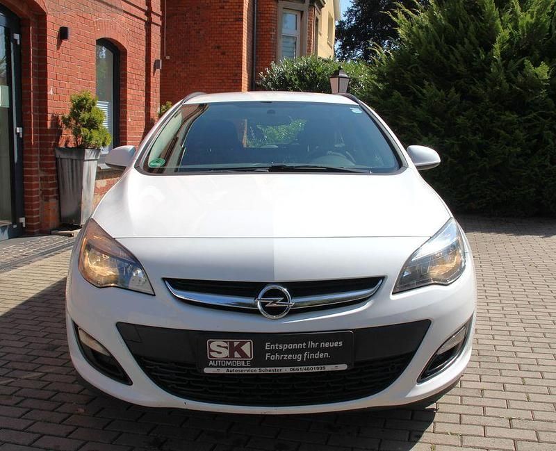 Gebraucht Opel Astra Selection 110 PS (80 kW) 2015 Weiß Kombi