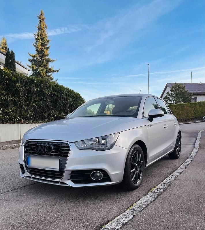 Silber Gebraucht 2013 Audi A1 Sport Kleinwagen | 7.800 € (Guter Preis) - Bild 1/4
