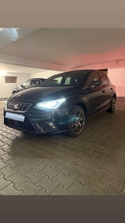 Schwarz Gebraucht 2020 Seat Ibiza XCELLENCE Limousine | 15.500 € (Teuer) - Bild 1/4